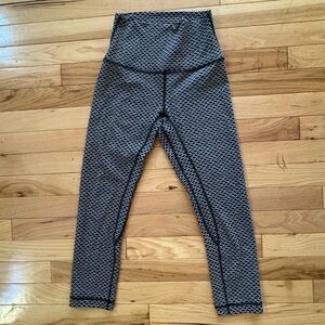 Lulu lemon leggings Black and White Patterned